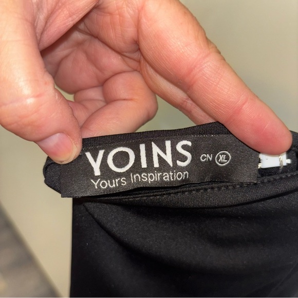 YOINS Black Pleated Halter Maxi Gown - Picture 6 of 9